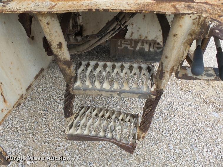 image for item K3336 2002 International 7500 digger derrick truck