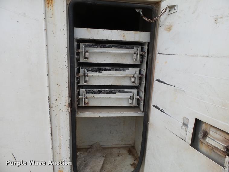 image for item K3336 2002 International 7500 digger derrick truck