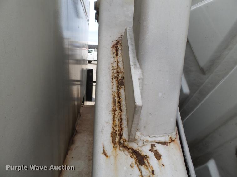 image for item K3336 2002 International 7500 digger derrick truck