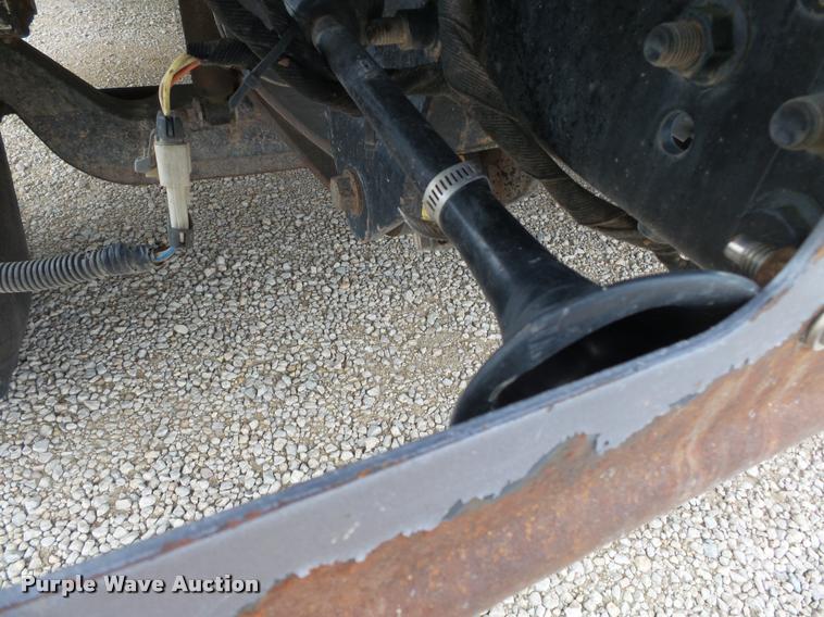 image for item K3336 2002 International 7500 digger derrick truck