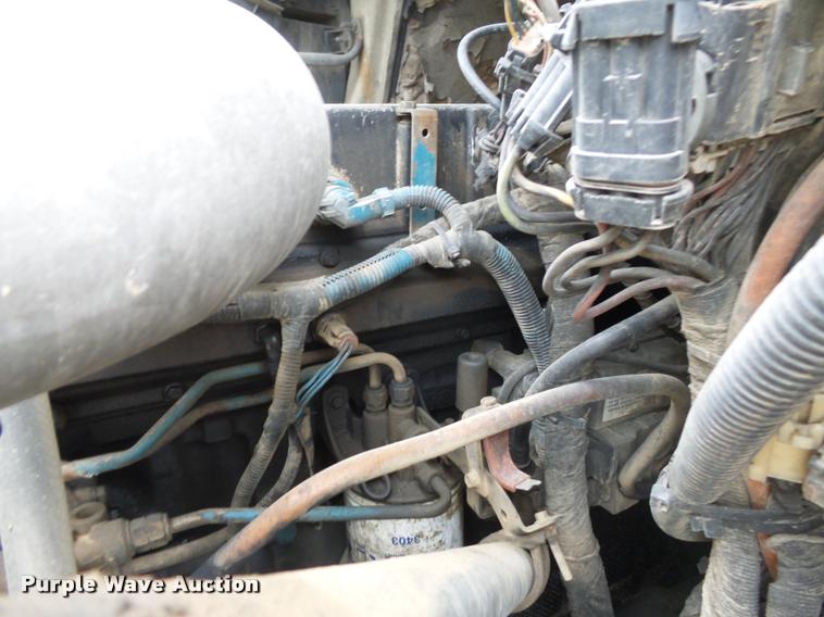 image for item K3336 2002 International 7500 digger derrick truck