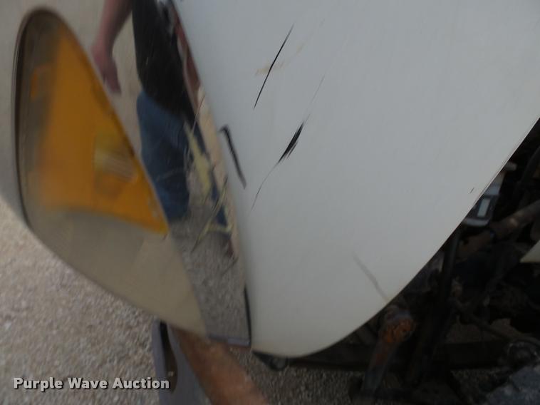 image for item K3336 2002 International 7500 digger derrick truck