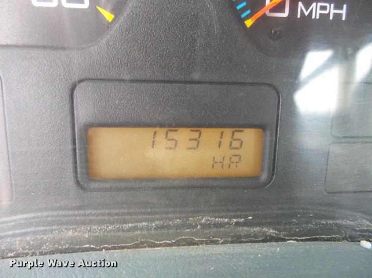 image for item K3336 2002 International 7500 digger derrick truck