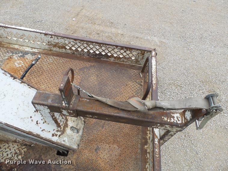 image for item K3336 2002 International 7500 digger derrick truck