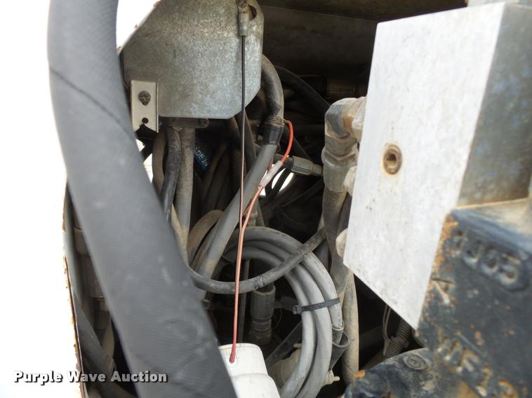 image for item K3336 2002 International 7500 digger derrick truck