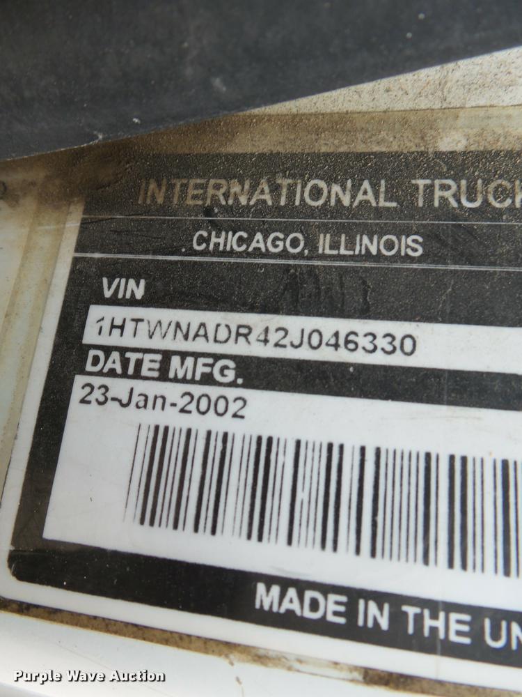 image for item K3336 2002 International 7500 digger derrick truck