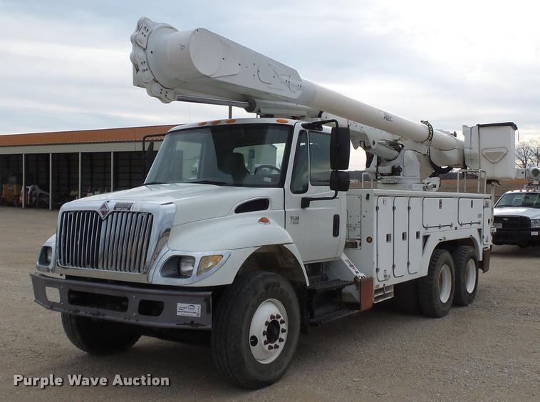 image for item K3337 2004 International 7500 bucket truck