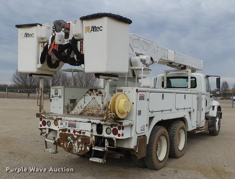 image for item K3337 2004 International 7500 bucket truck