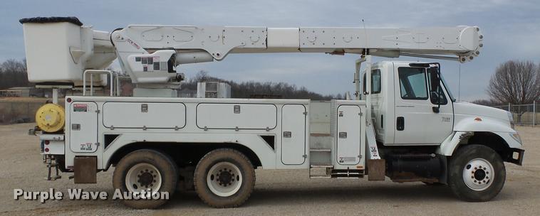 image for item K3337 2004 International 7500 bucket truck