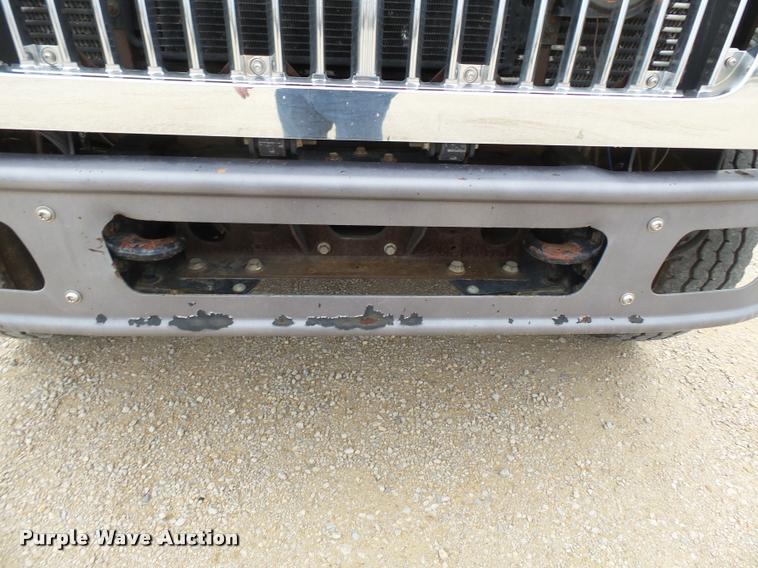 image for item K3337 2004 International 7500 bucket truck