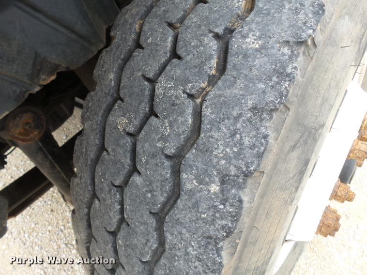 image for item K3337 2004 International 7500 bucket truck