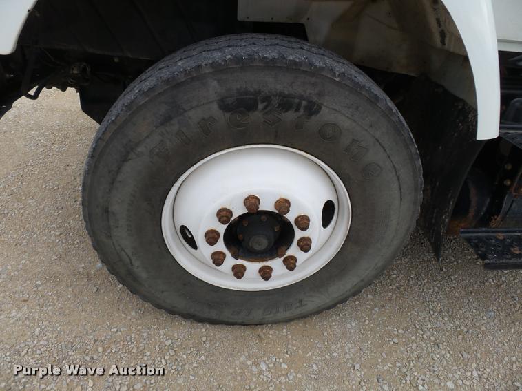 image for item K3337 2004 International 7500 bucket truck