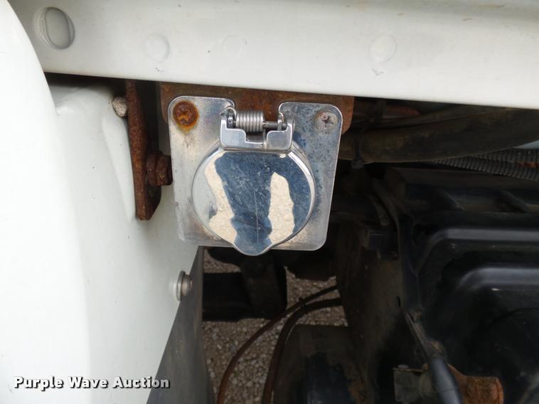 image for item K3337 2004 International 7500 bucket truck