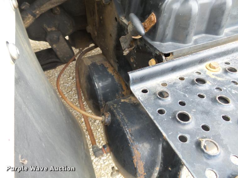 image for item K3337 2004 International 7500 bucket truck