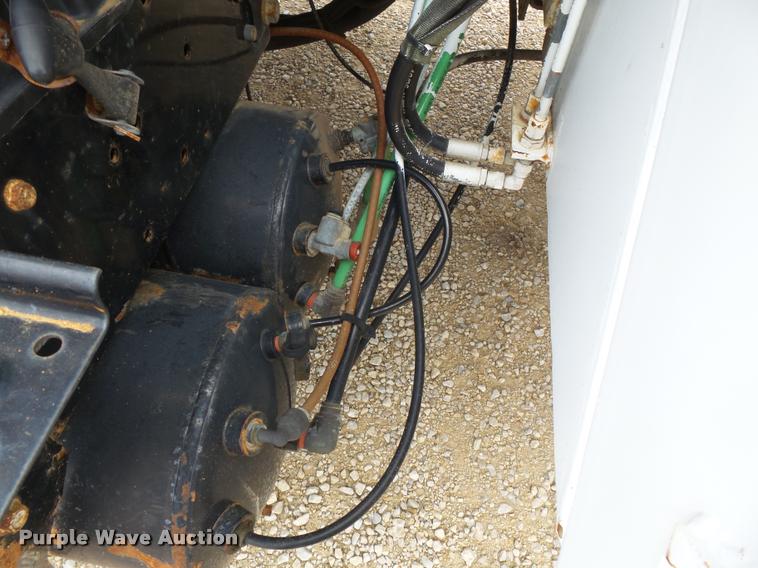 image for item K3337 2004 International 7500 bucket truck