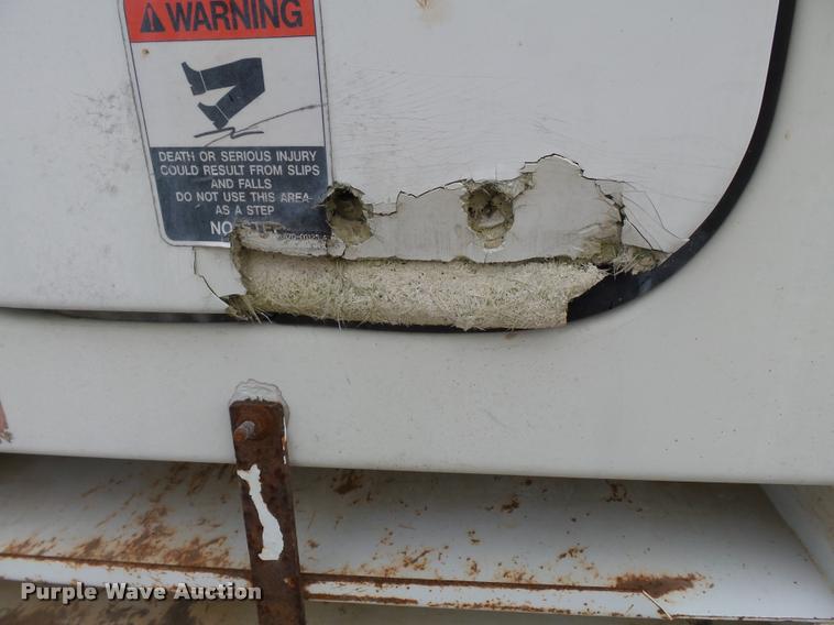 image for item K3337 2004 International 7500 bucket truck