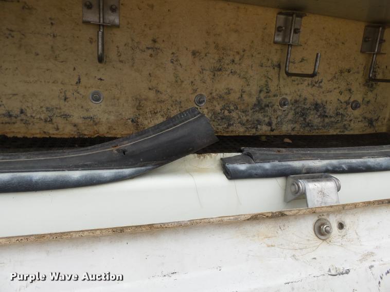 image for item K3337 2004 International 7500 bucket truck