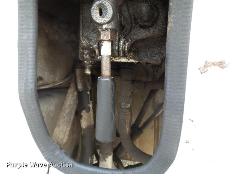 image for item K3337 2004 International 7500 bucket truck