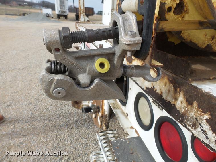 image for item K3337 2004 International 7500 bucket truck