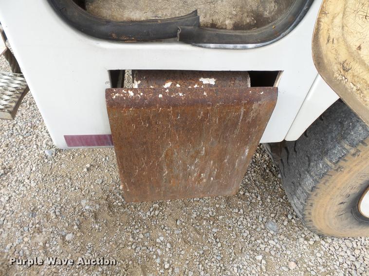 image for item K3337 2004 International 7500 bucket truck