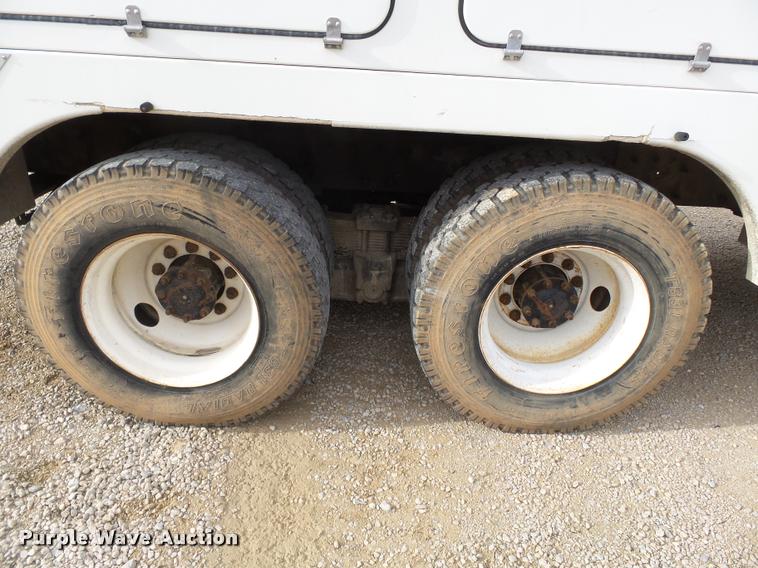 image for item K3337 2004 International 7500 bucket truck