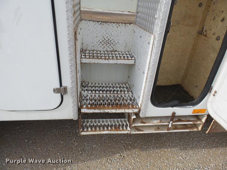 image for item K3337 2004 International 7500 bucket truck