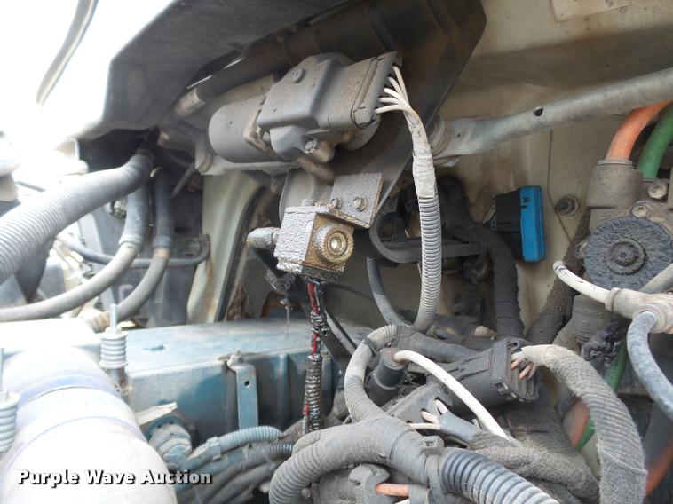 image for item K3337 2004 International 7500 bucket truck