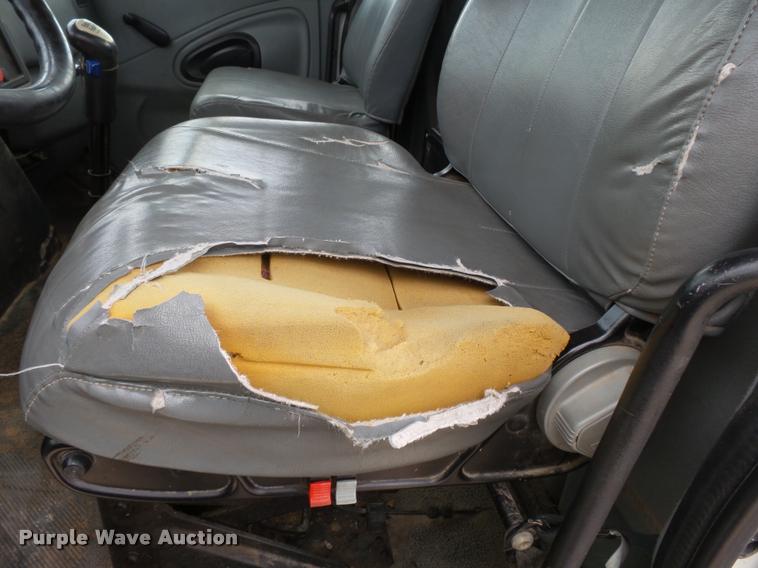 image for item K3337 2004 International 7500 bucket truck