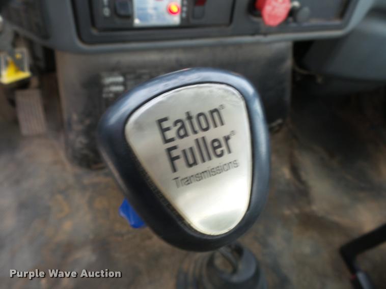 image for item K3337 2004 International 7500 bucket truck