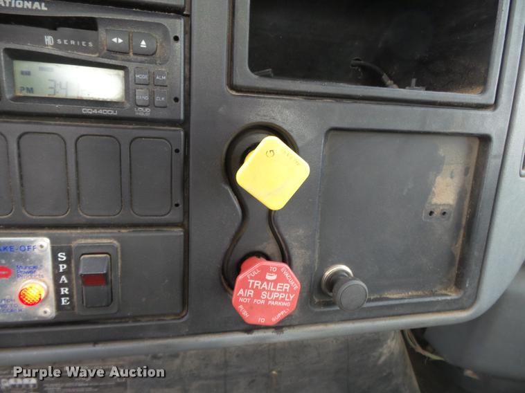 image for item K3337 2004 International 7500 bucket truck