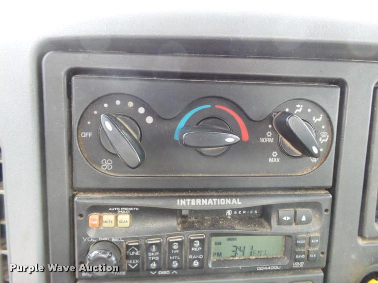 image for item K3337 2004 International 7500 bucket truck