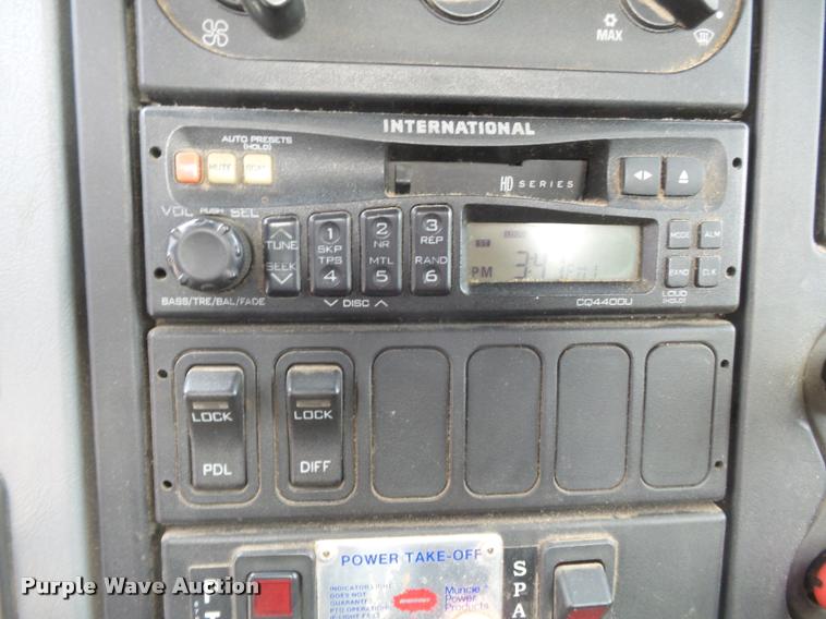 image for item K3337 2004 International 7500 bucket truck