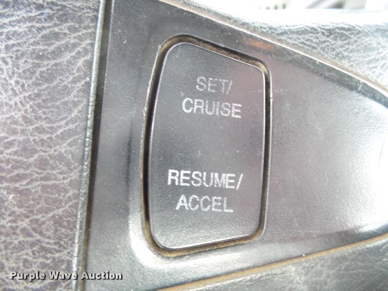 image for item K3337 2004 International 7500 bucket truck