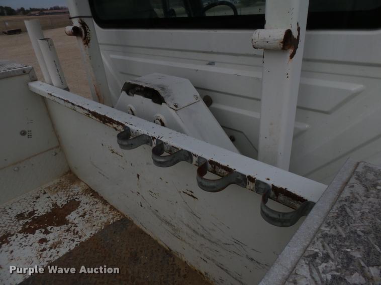 image for item K3337 2004 International 7500 bucket truck