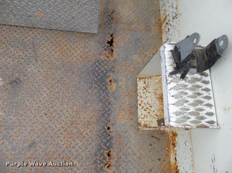 image for item K3337 2004 International 7500 bucket truck