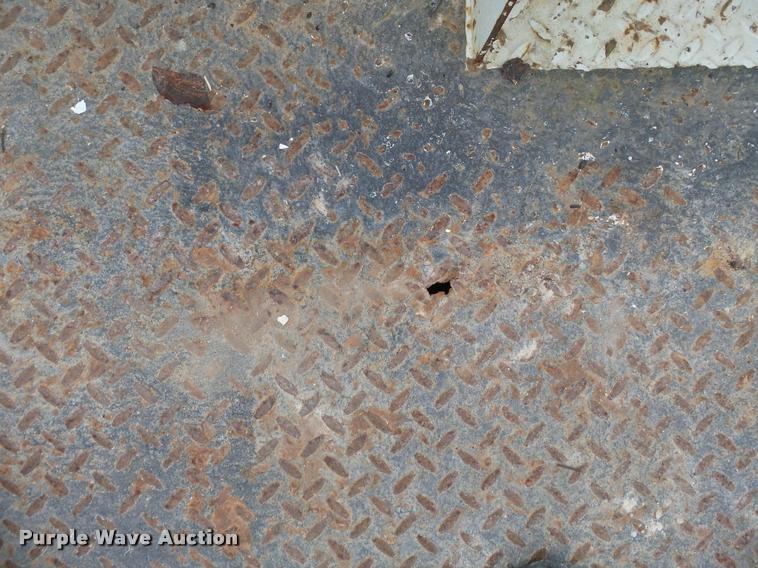 image for item K3337 2004 International 7500 bucket truck