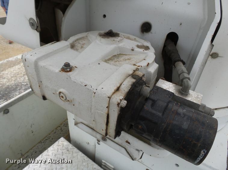 image for item K3337 2004 International 7500 bucket truck