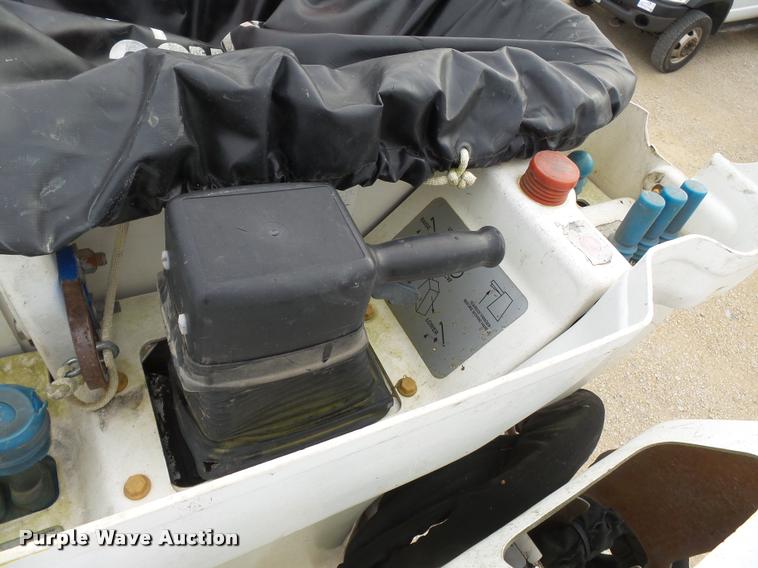 image for item K3337 2004 International 7500 bucket truck