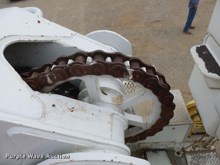 image for item K3337 2004 International 7500 bucket truck