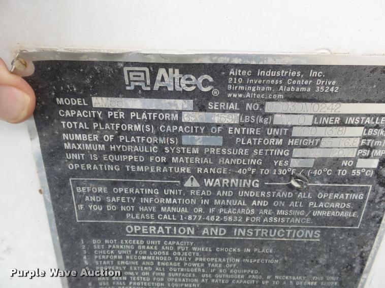 image for item K3337 2004 International 7500 bucket truck