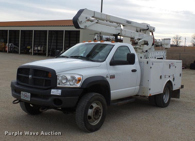image for item K3338 2008 Dodge Ram 5500 bucket truck