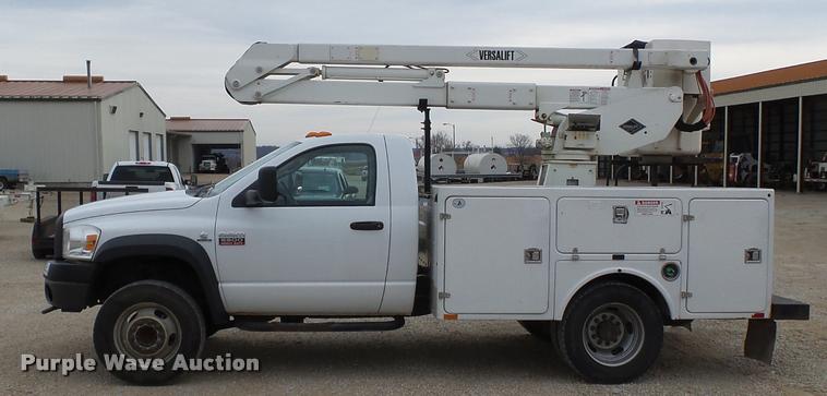 image for item K3338 2008 Dodge Ram 5500 bucket truck