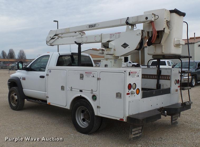 image for item K3338 2008 Dodge Ram 5500 bucket truck
