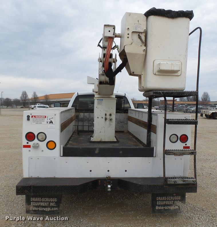 image for item K3338 2008 Dodge Ram 5500 bucket truck