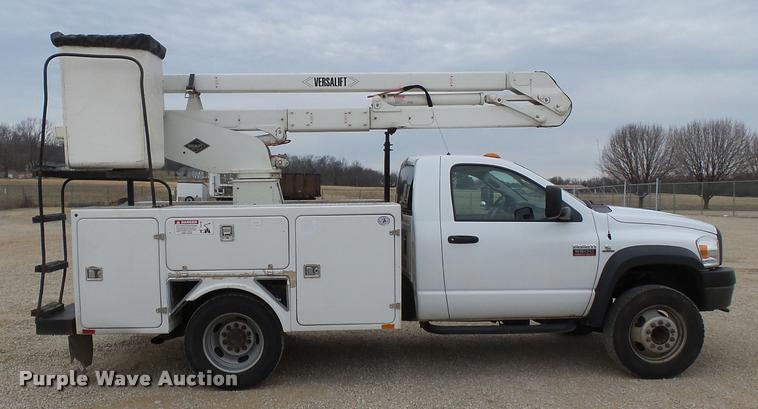 image for item K3338 2008 Dodge Ram 5500 bucket truck