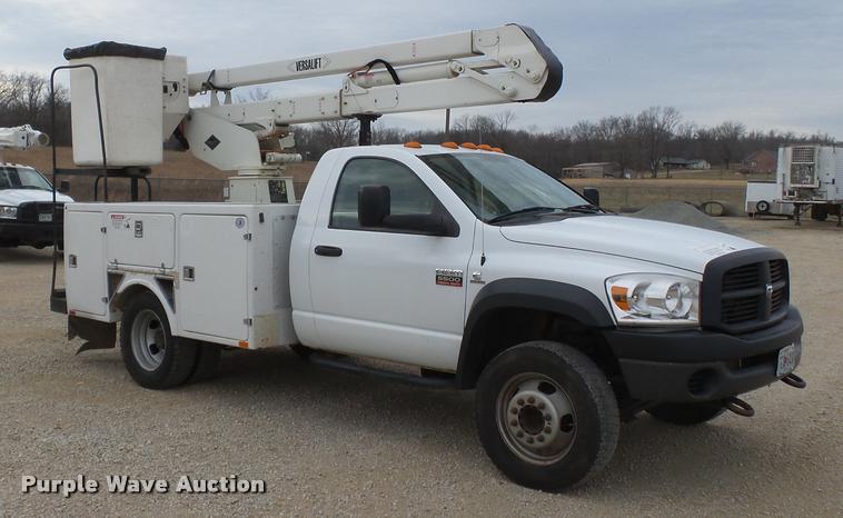 image for item K3338 2008 Dodge Ram 5500 bucket truck