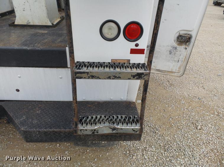 image for item K3338 2008 Dodge Ram 5500 bucket truck