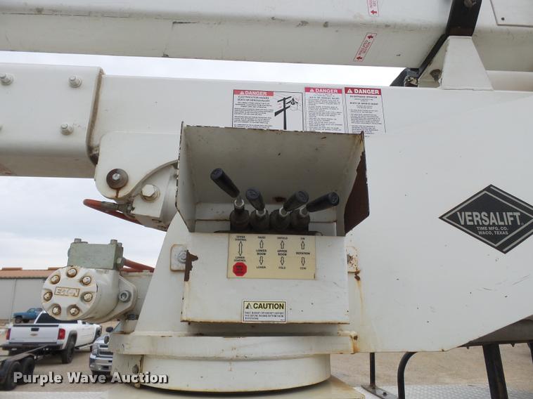 image for item K3338 2008 Dodge Ram 5500 bucket truck