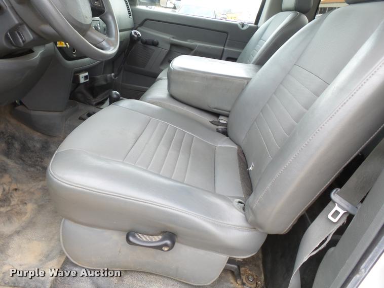 image for item K3338 2008 Dodge Ram 5500 bucket truck