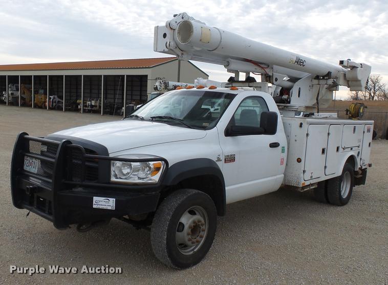 image for item K3339 2008 Dodge Ram 5500 bucket truck